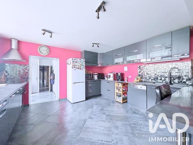 Maison 7 pièces 250 m²