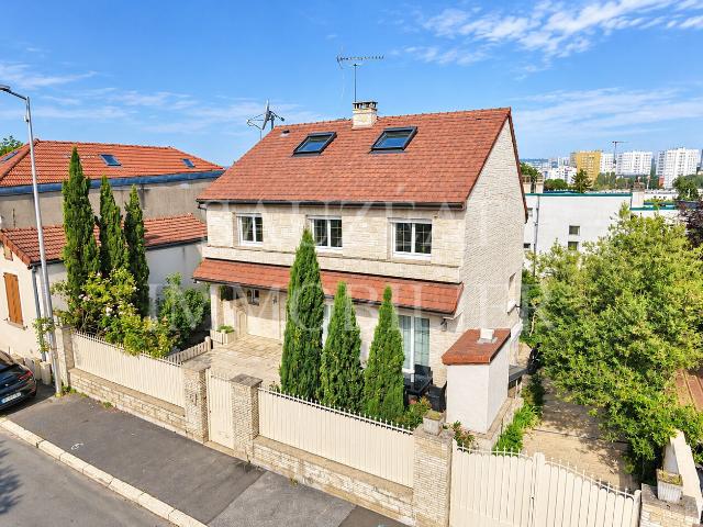 Maison 7 pièces 250 m²
