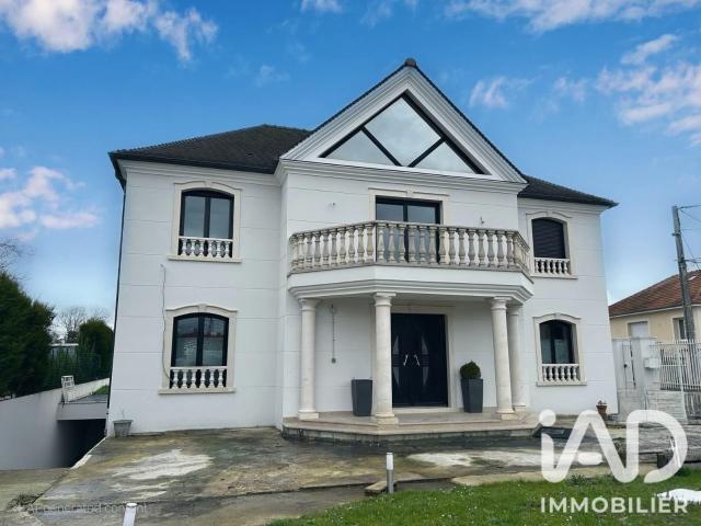 Maison 7 pièces 250 m²