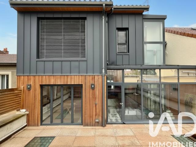 Maison 7 pièces 250 m²