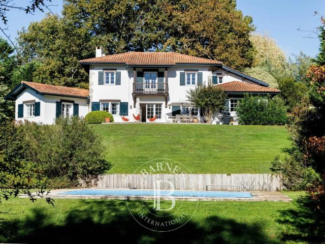 Maison 7 pièces 250 m²
