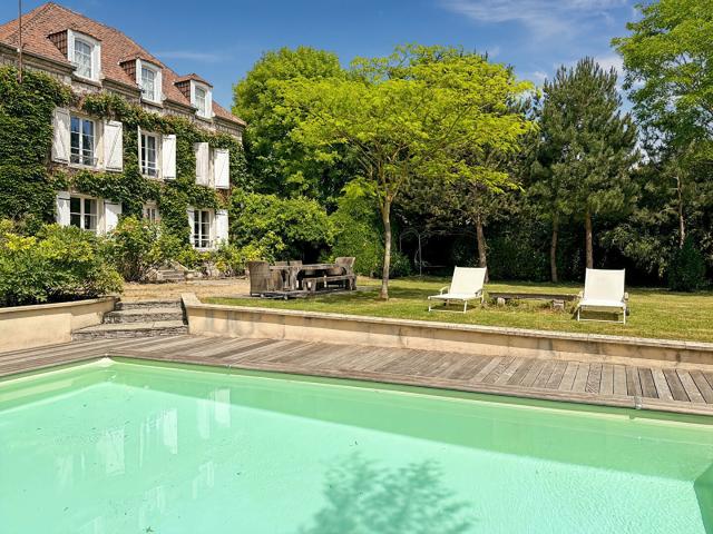 Maison 7 pièces 250 m²