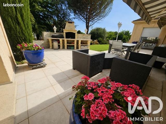 Maison 7 pièces 250 m²