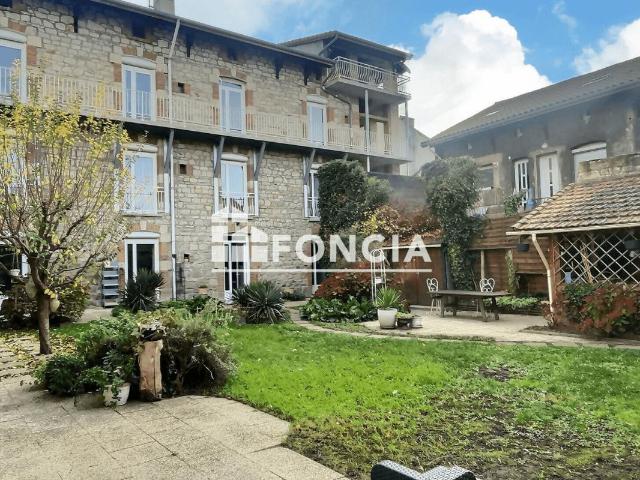 Maison 7 pièces 250 m²