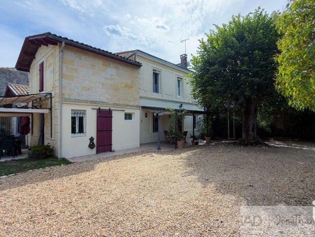 Maison 7 pièces 250 m²