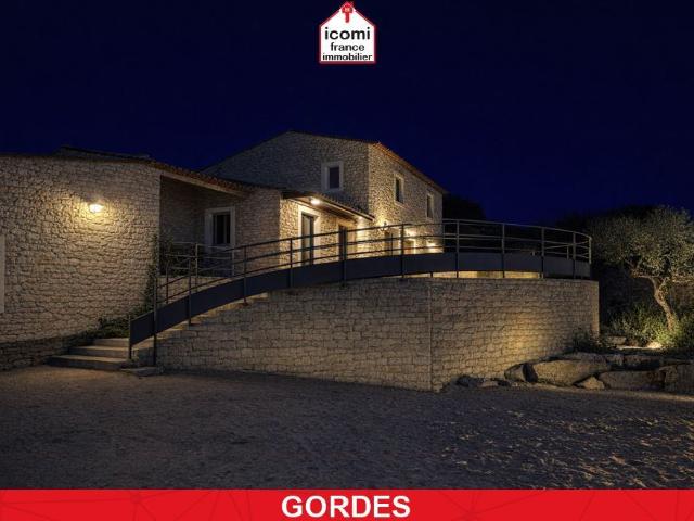 Maison 7 pièces 250 m²