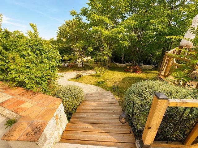Maison 7 pièces, 250 m² à louer à Monségur 47150