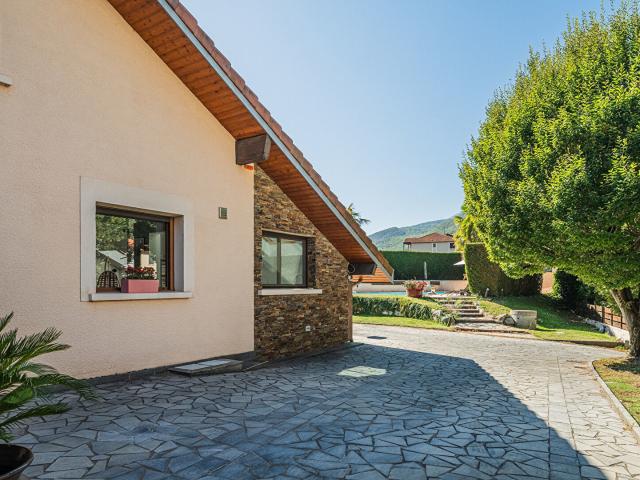 Maison 7 pièces 251 m²