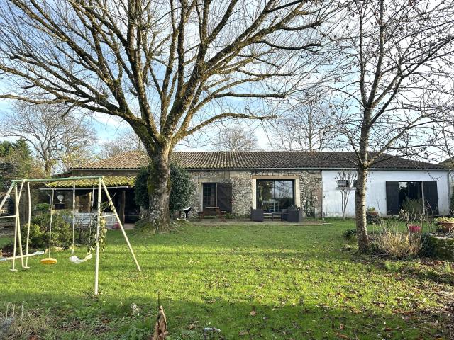 Maison 7 pièces 251 m²