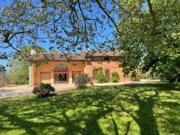 Maison 7 pièces 251 m²