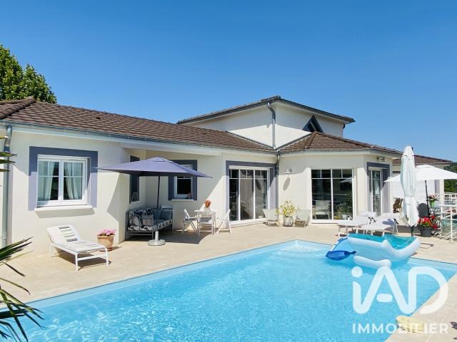 Maison 7 pièces 252 m²