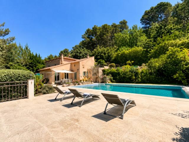Maison 7 pièces 252 m²