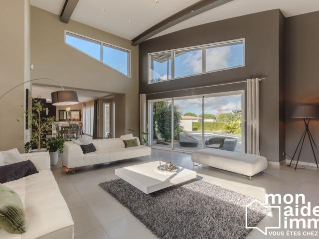 Maison 7 pièces 252 m²