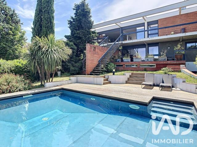 Maison 7 pièces 252 m²
