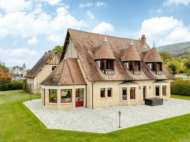 Maison 7 pièces 252 m²