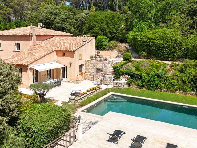 Maison 7 pièces 252 m²