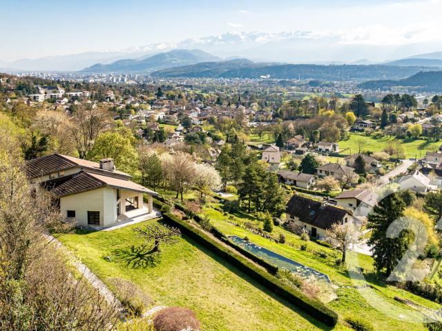 Maison 7 pièces 253 m²