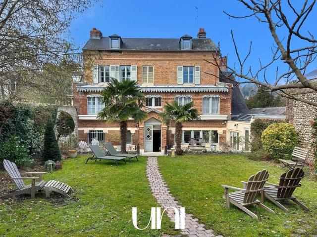 Maison 7 pièces 264 m²