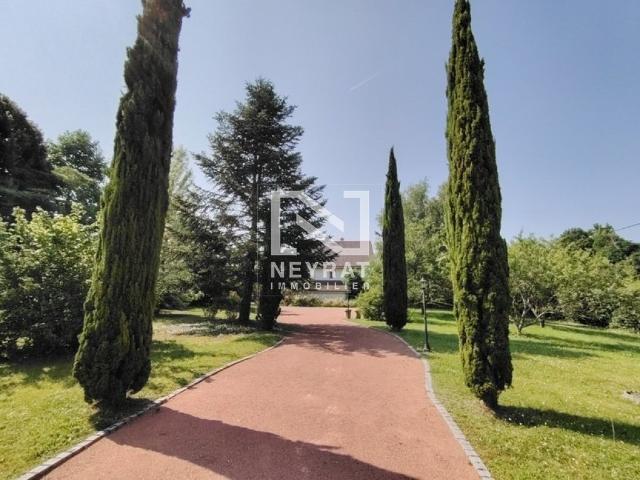 Maison 7 pièces 264 m²