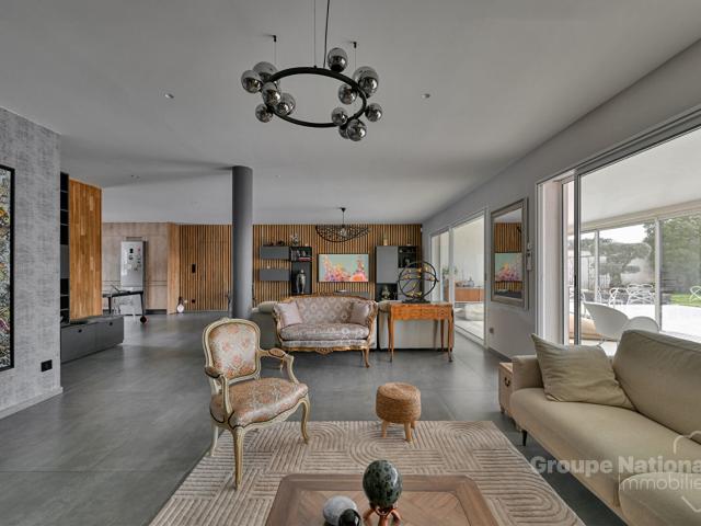 Maison 7 pièces 264 m²