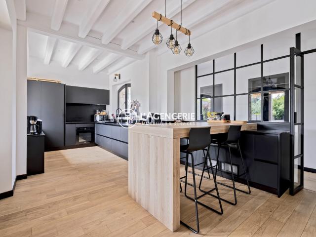 Maison 7 pièces 265 m²
