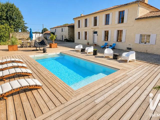 Maison 7 pièces 265 m²