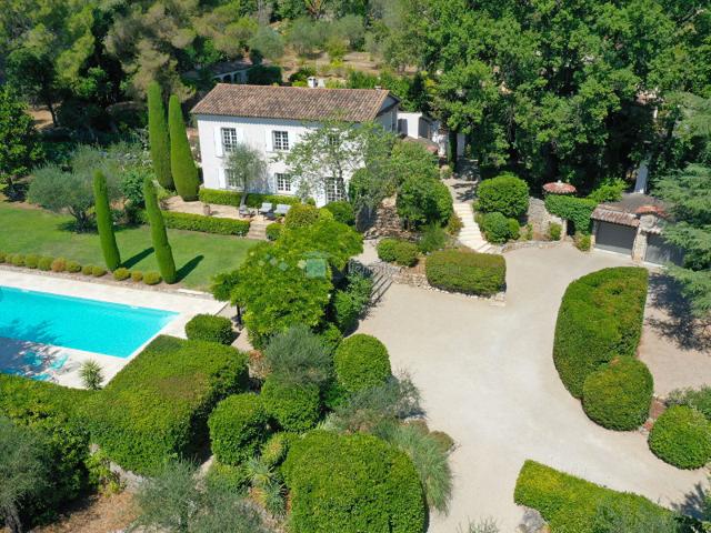 Maison 7 pièces 265 m²