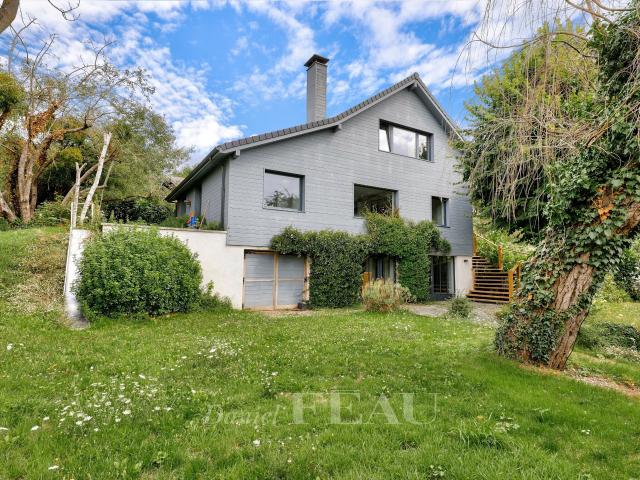 Maison 7 pièces 265 m²