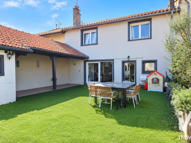 Maison 7 pièces 265 m²