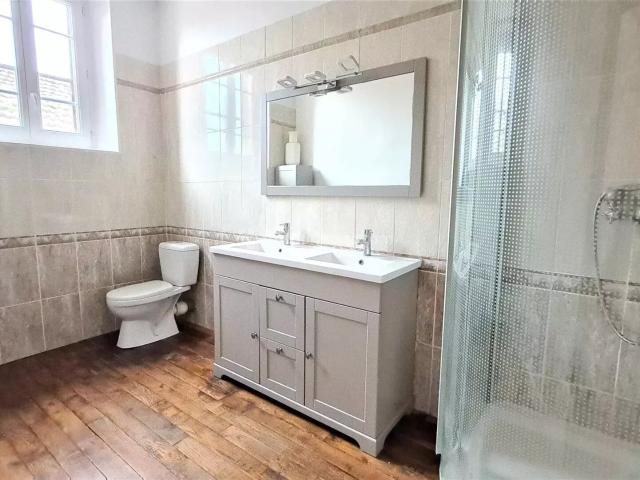 Maison 7 pièces, 265 m² à louer à Lescure d'Albigeois 81380