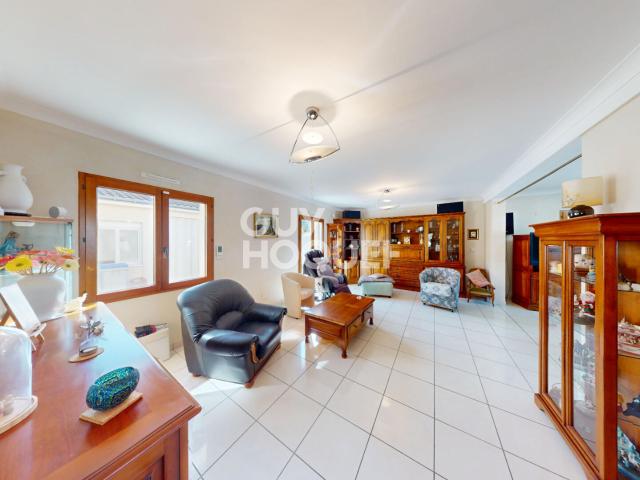 Maison 7 pièces 266 m²