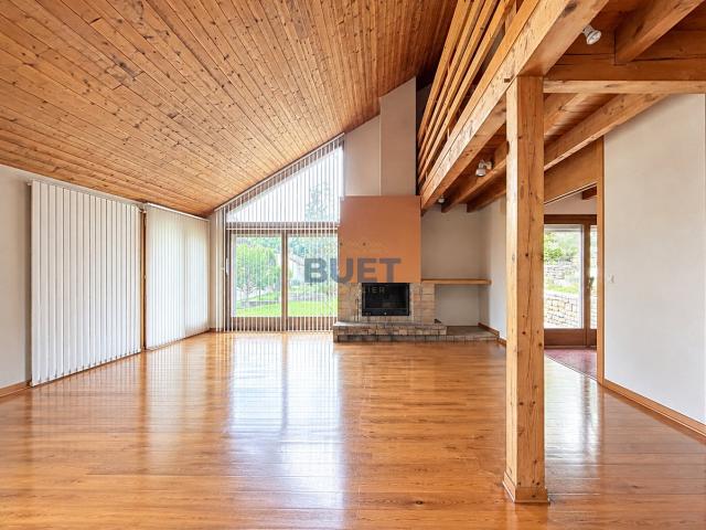 Maison 7 pièces 266 m²