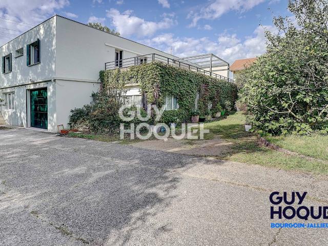 Maison 7 pièces 266 m²