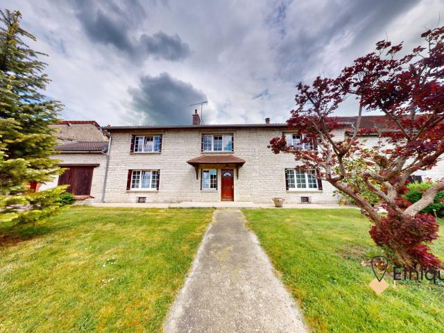 Maison 7 pièces 266 m²