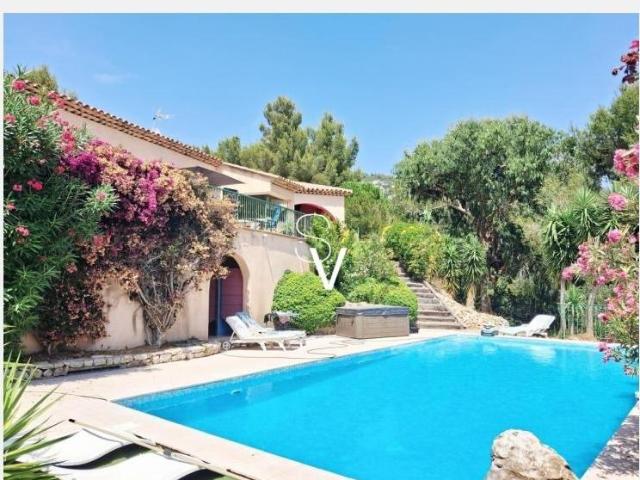 Maison 7 pièces 268 m²