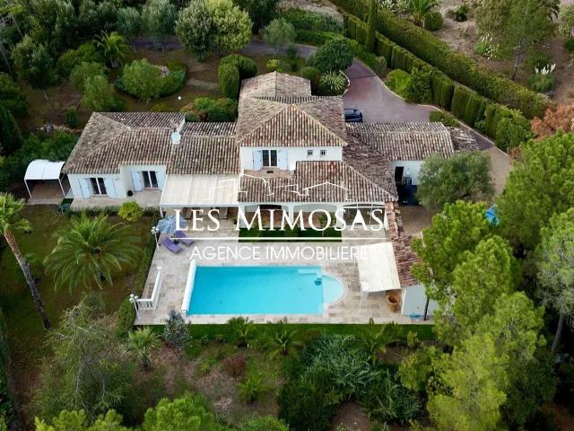 Maison 7 pièces 268 m²