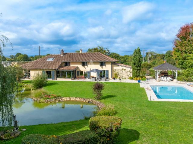 Maison 7 pièces 260 m²