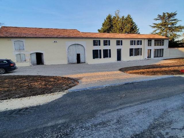 Maison 7 pièces 260 m²