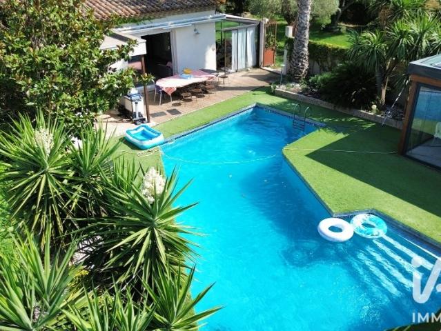 Maison 7 pièces 260 m²