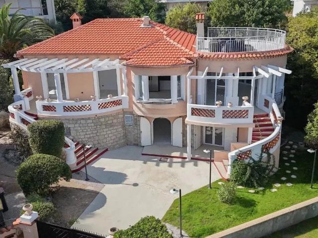 Maison 7 pièces 260 m²