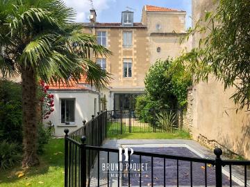 Maison 7 pièces 260 m²