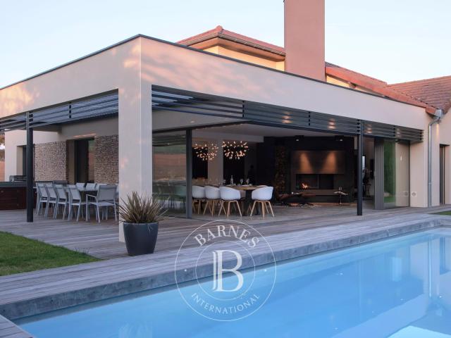 Maison 7 pièces 260 m²