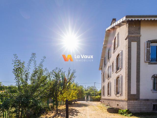Maison 7 pièces 260 m²