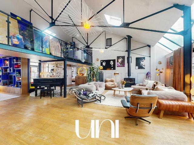 Maison 7 pièces 260 m²