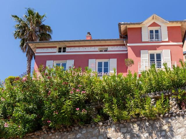 Maison 7 pièces 260 m²