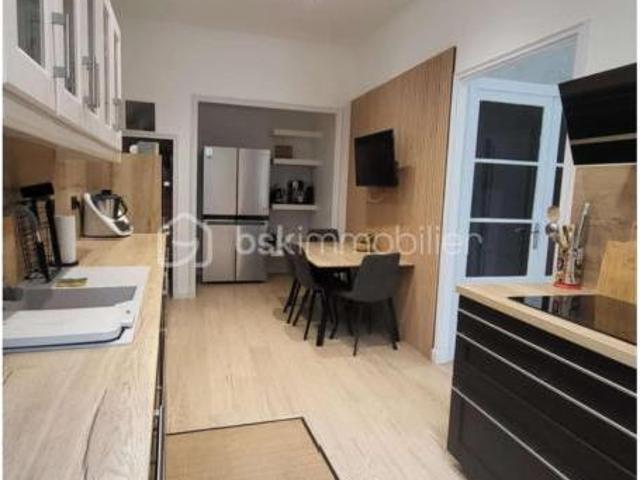 Maison 7 pièces 260 m²