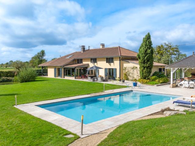 Maison 7 pièces 260 m²