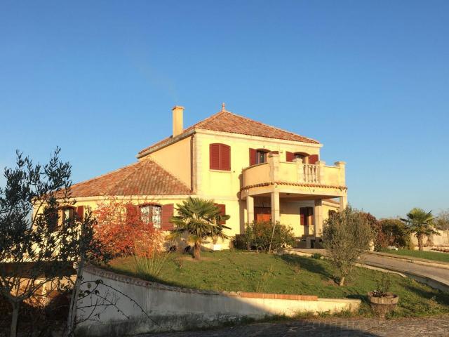 Maison 7 pièces 260 m²
