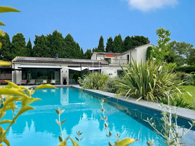 Maison 7 pièces 260 m²