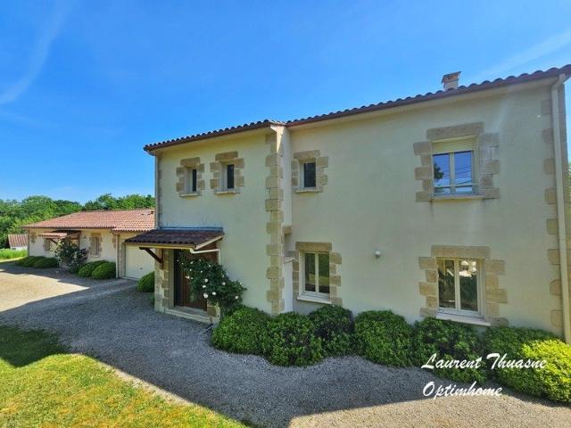 Maison 7 pièces 260 m²